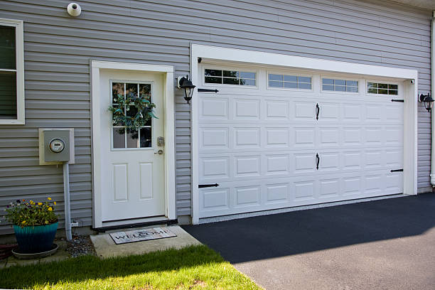 24/7 Emergency Garage Door Panel Replacement experts in Kingston, TN